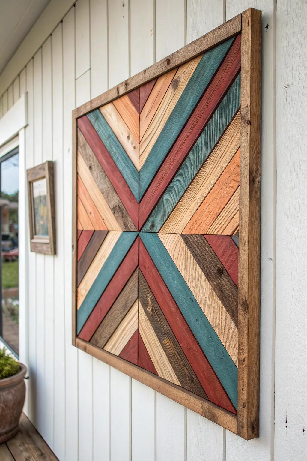 Transform your space with rustic elegance: Upcycled pallet wood art for a touch of farmhouse charm.