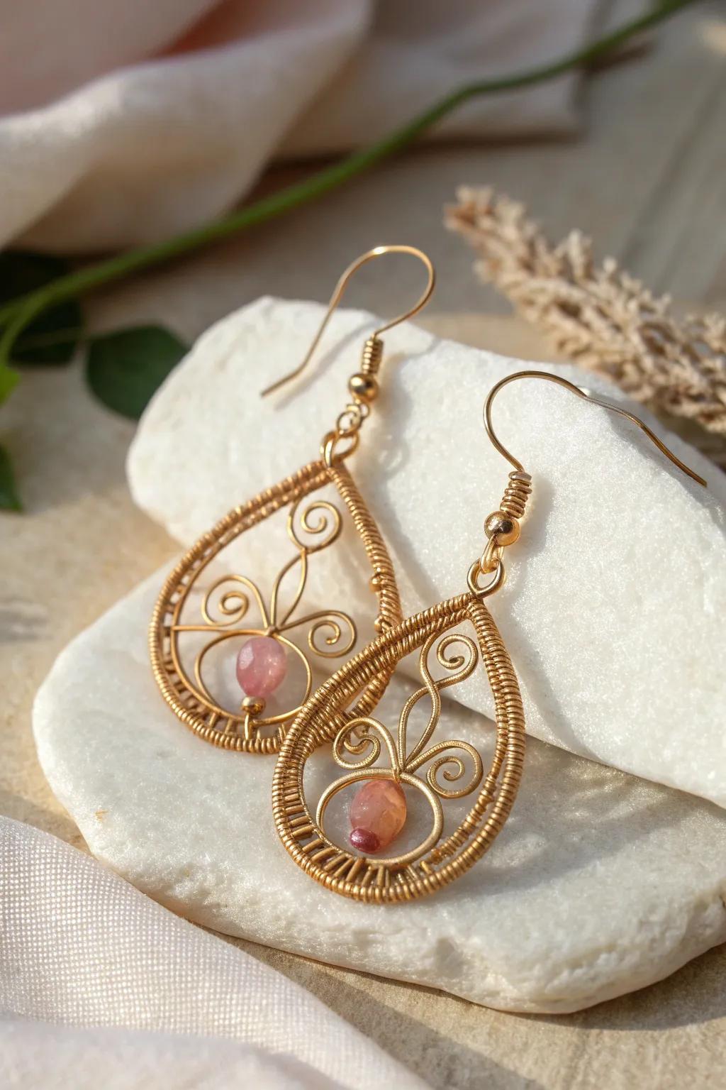 Discover the elegance of minimalism with our Whimsical Wire Wraps – a perfect blend of artistry and style.