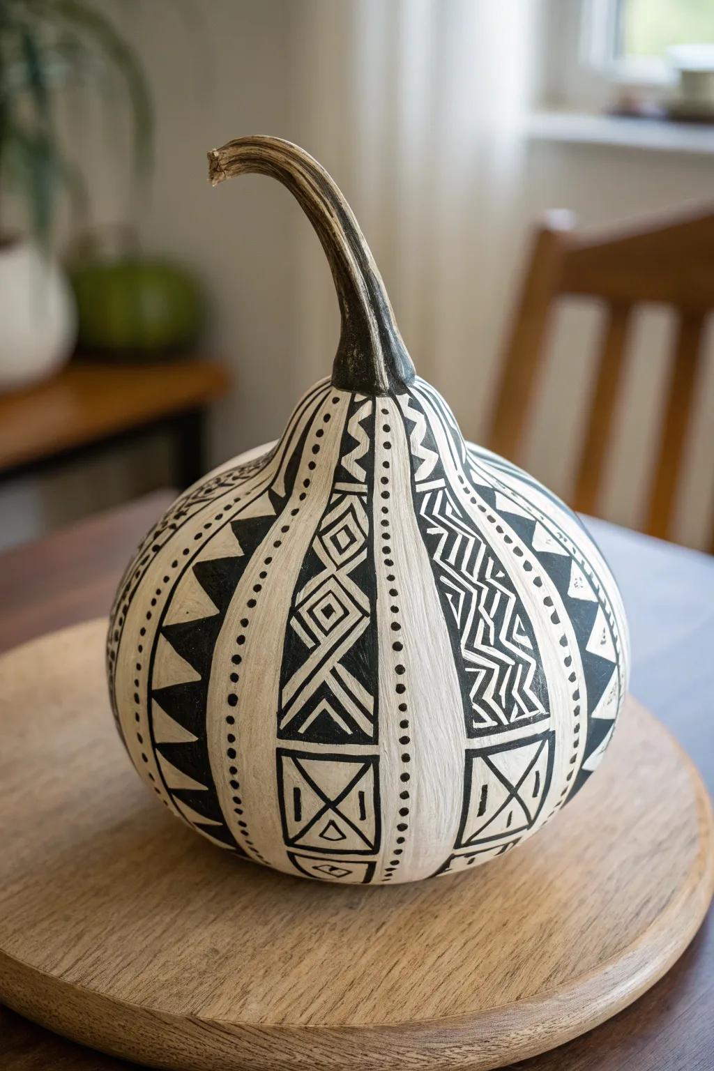 Elevate your decor with the timeless elegance of monochrome artistry. 🌿✨