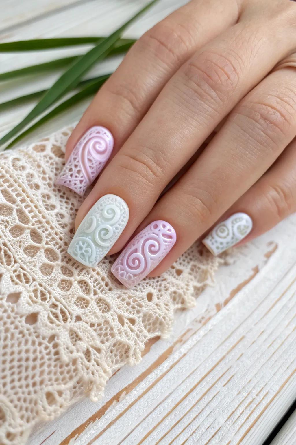 Embrace timeless elegance with vintage-inspired nail art. 🌿✨