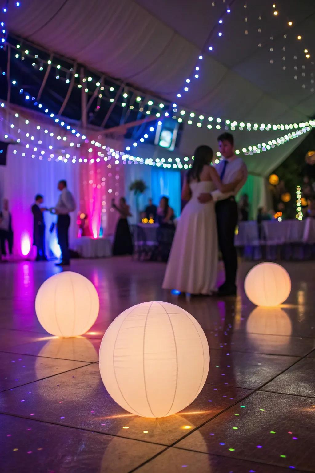 Light spheres add a touch of dreamlike elegance.