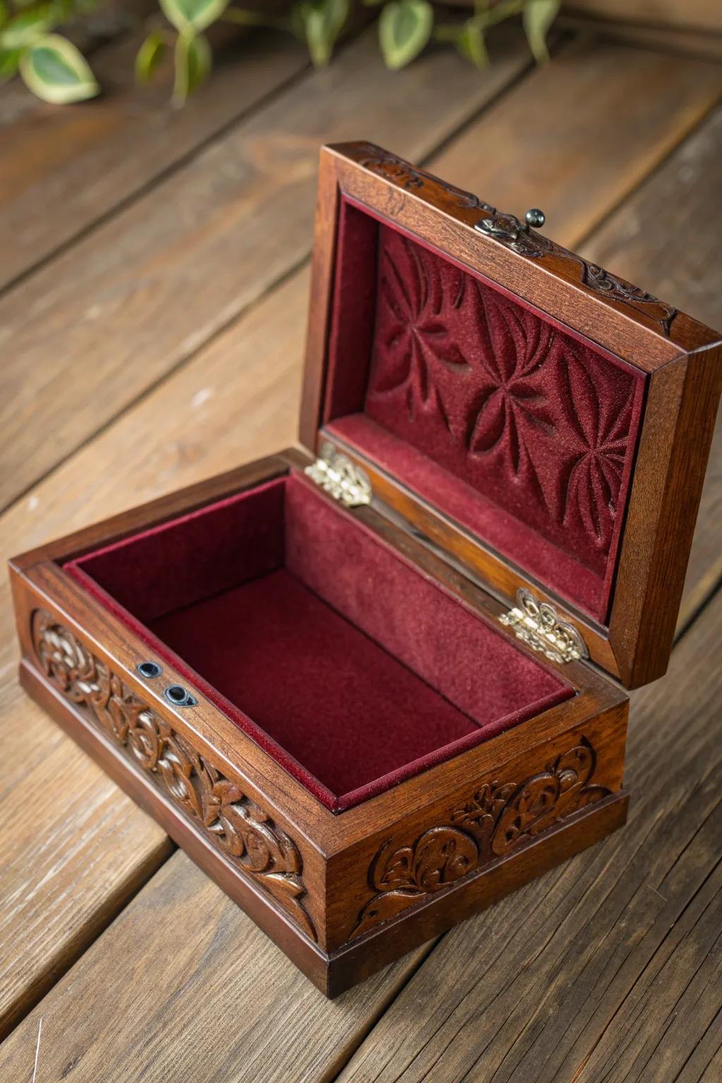 Masterpiece of Craft: A Bold and Elegant Wooden Jewelry Box.