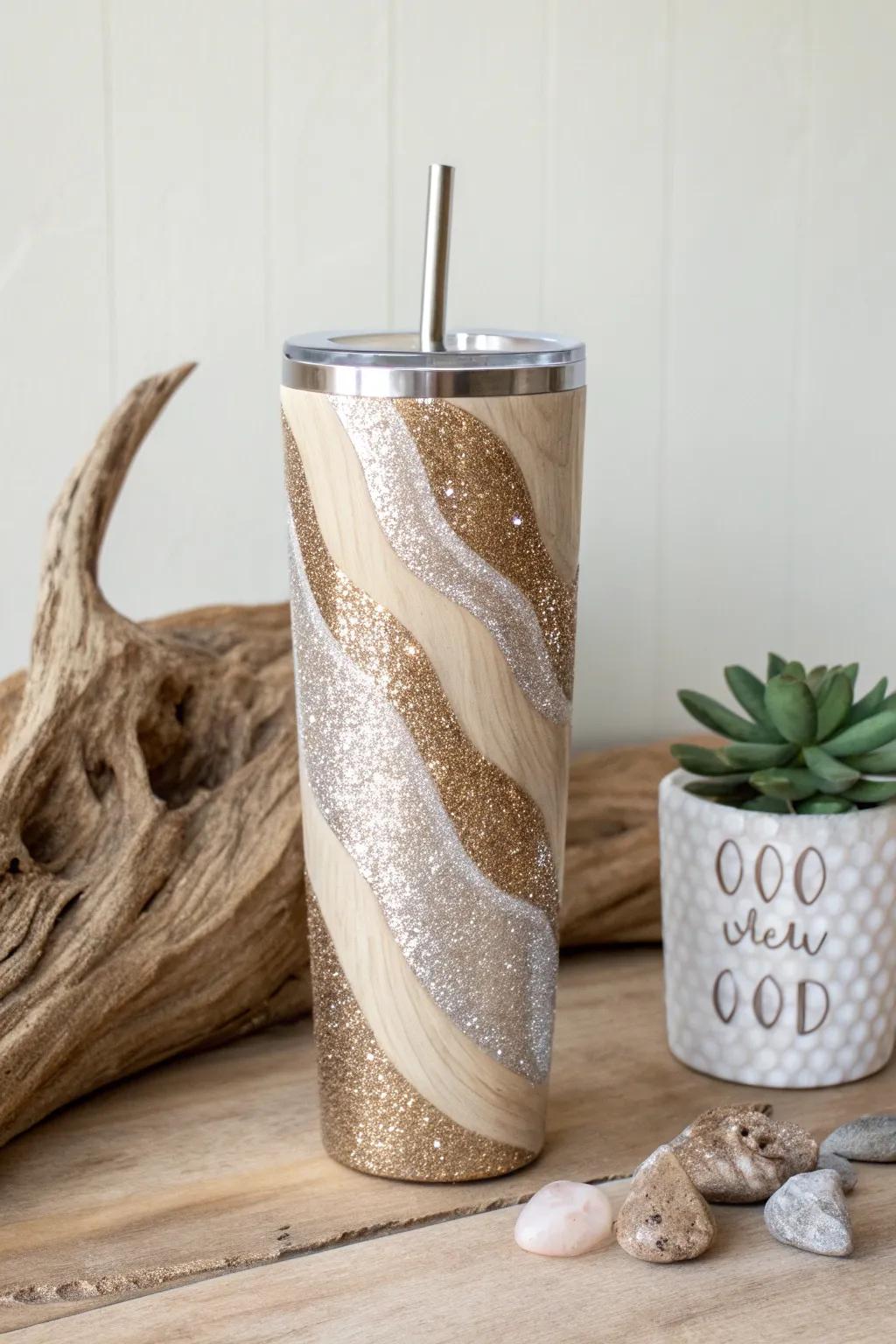Elevate your drinkware with nature's elegance – discover the beauty of glitter and natural textures in perfect harmony.