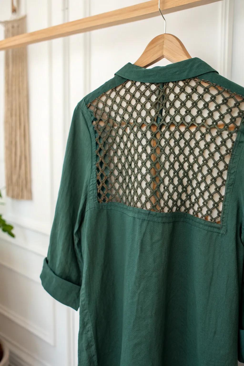 Turn heads with this bold fishnet back design, where simplicity meets striking craftsmanship.