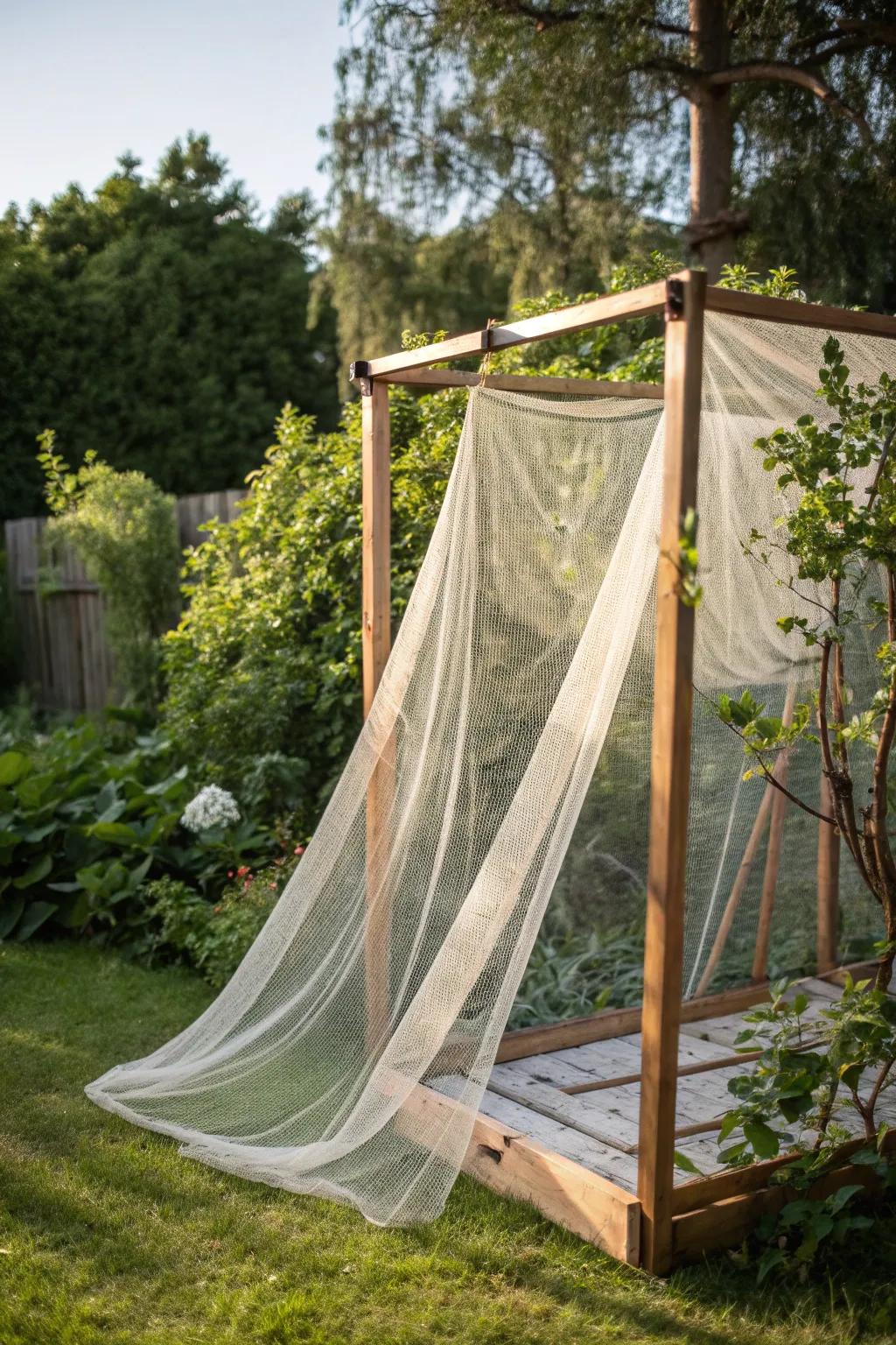 Elegant and Practical: A Masterpiece of Collapsible Bird Netting for the Discerning Gardener.