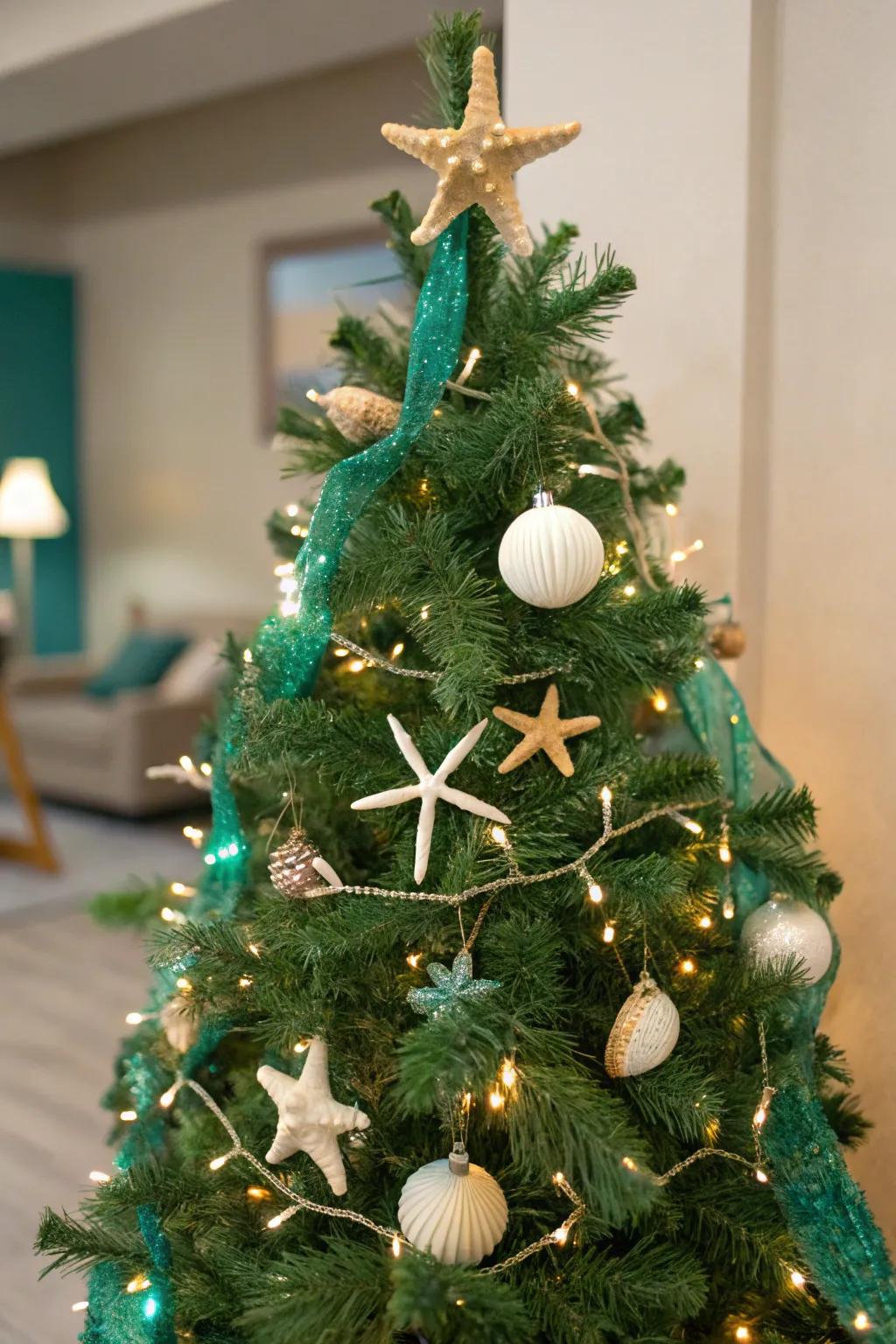 A coastal Christmas tree that brings the breezy beach vibes to the holidays.