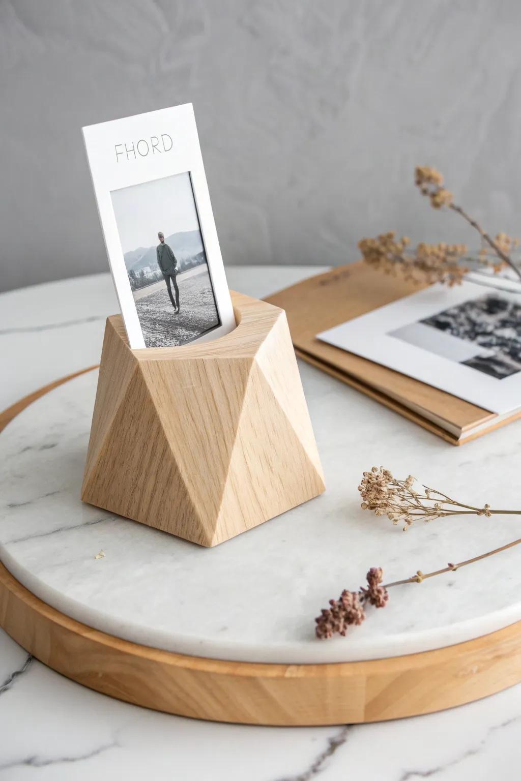 Elevate your space with a touch of geometric elegance. Perfect for showcasing cherished memories in style.