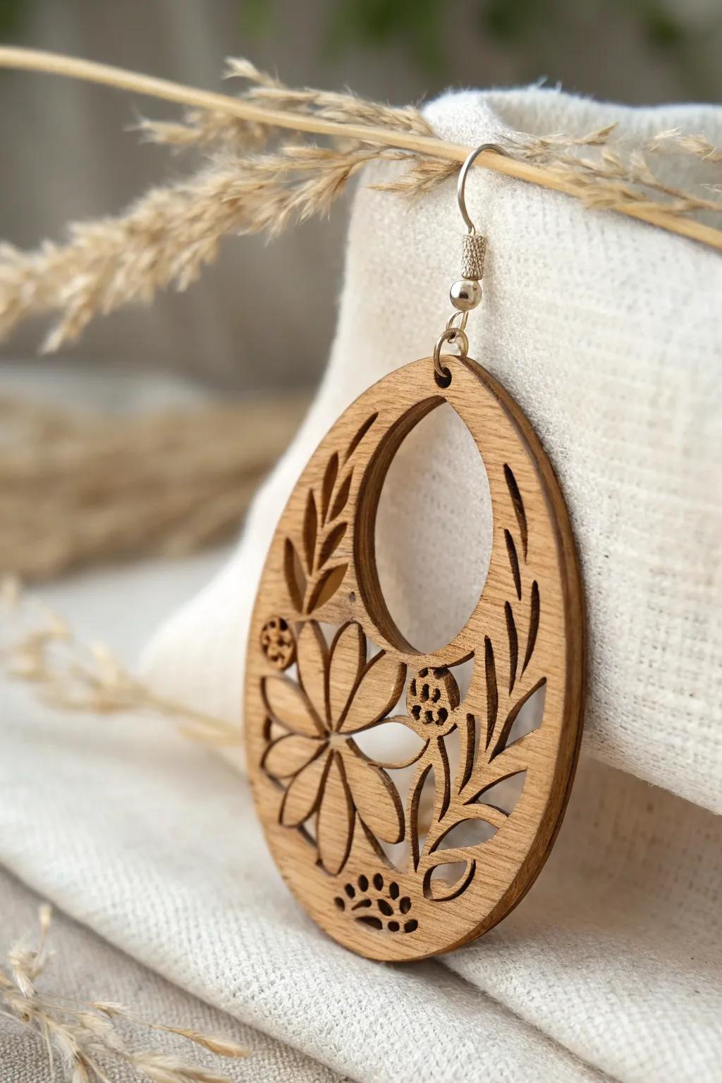 Embrace nature with these beautifully carved wooden earrings, perfect for a fresh, minimalist look.