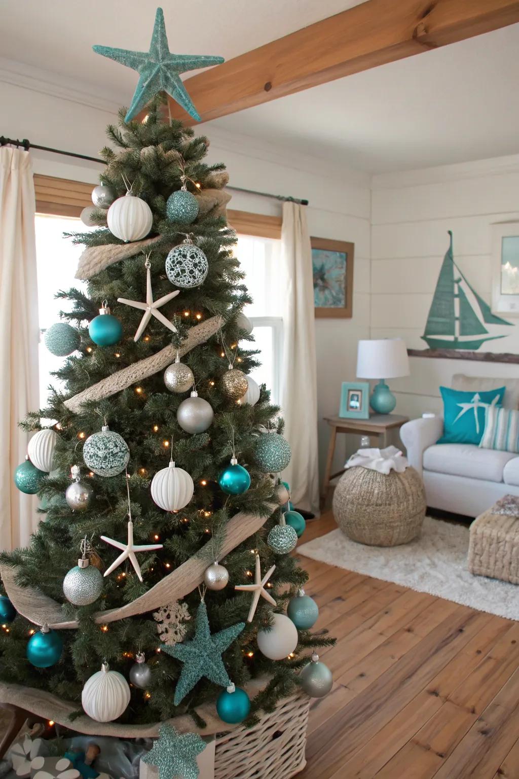 A coastal vibe with a sea-inspired Christmas tree.