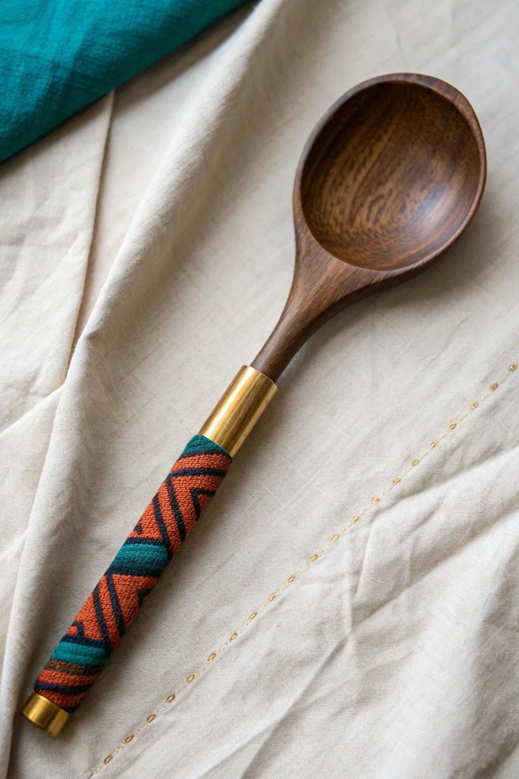 Elevate your kitchen aesthetics with this stunning wooden spoon design that beautifully blends natural wood, metal, and fabric for a unique boho-chic touch.