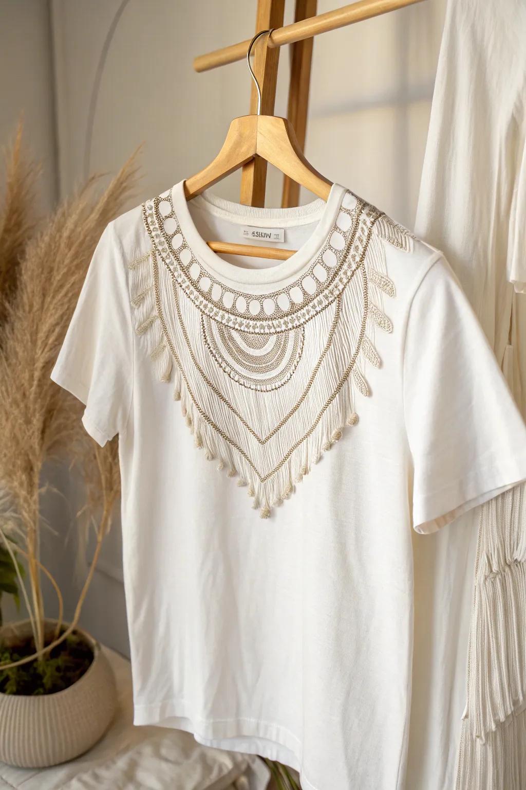 Elevate your style with 3D textures: A minimalist t-shirt with a touch of boho charm.