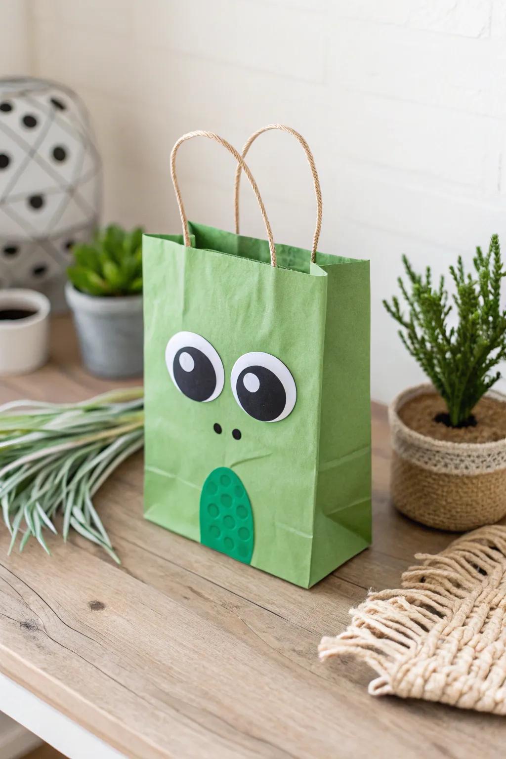 Explore the universe with this charming DIY alien puppet, a perfect blend of creativity and simplicity!